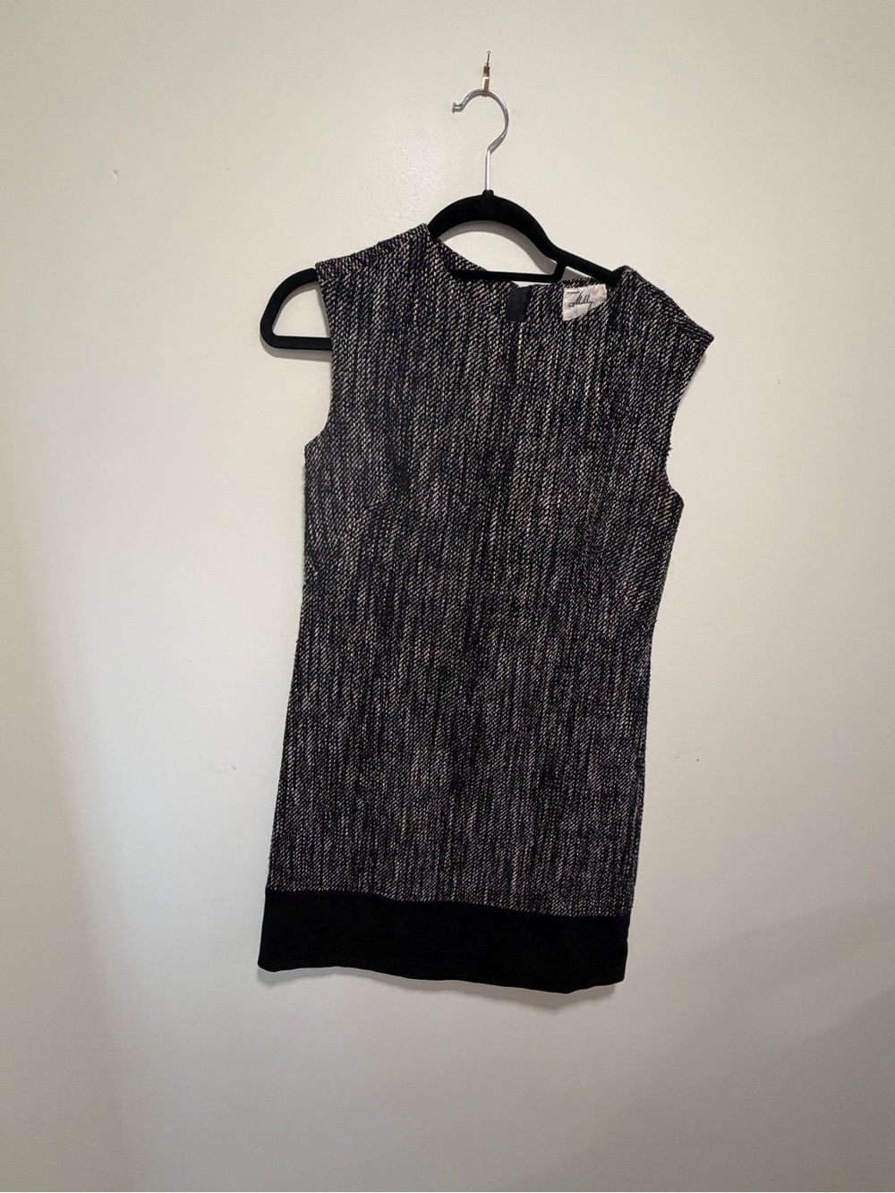Milly Black & White Textured Sleeveless Shift Dress with Suede Trim - Size 2